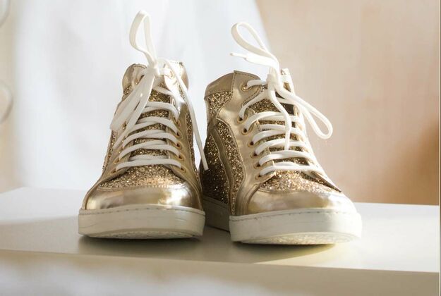 Glitzer-Sneaker für die Braut von Elsa Coloured Shoes
